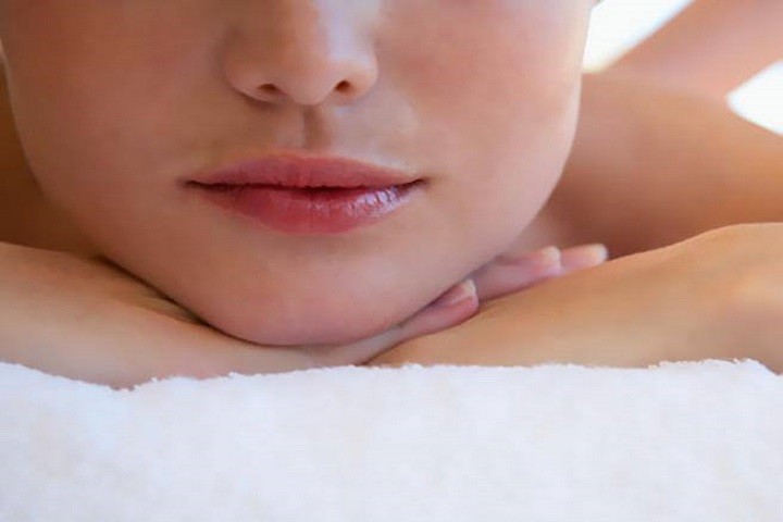 Vantaggio di sale marino a eczema di mani
