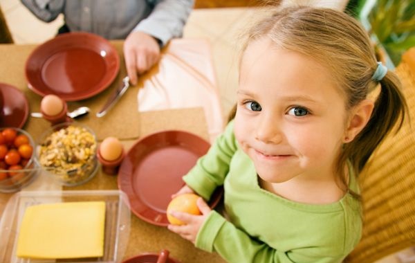 bambini a tavola
