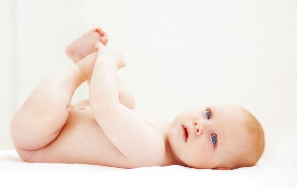 bambino-con-prurito