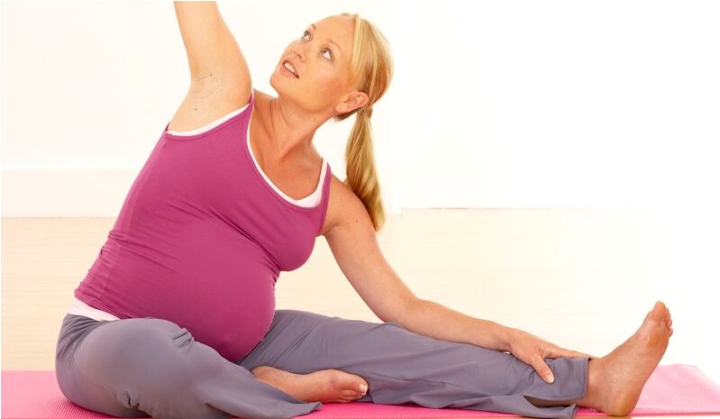 Fare Yoga in gravidanza a casa | MammeOggi.it